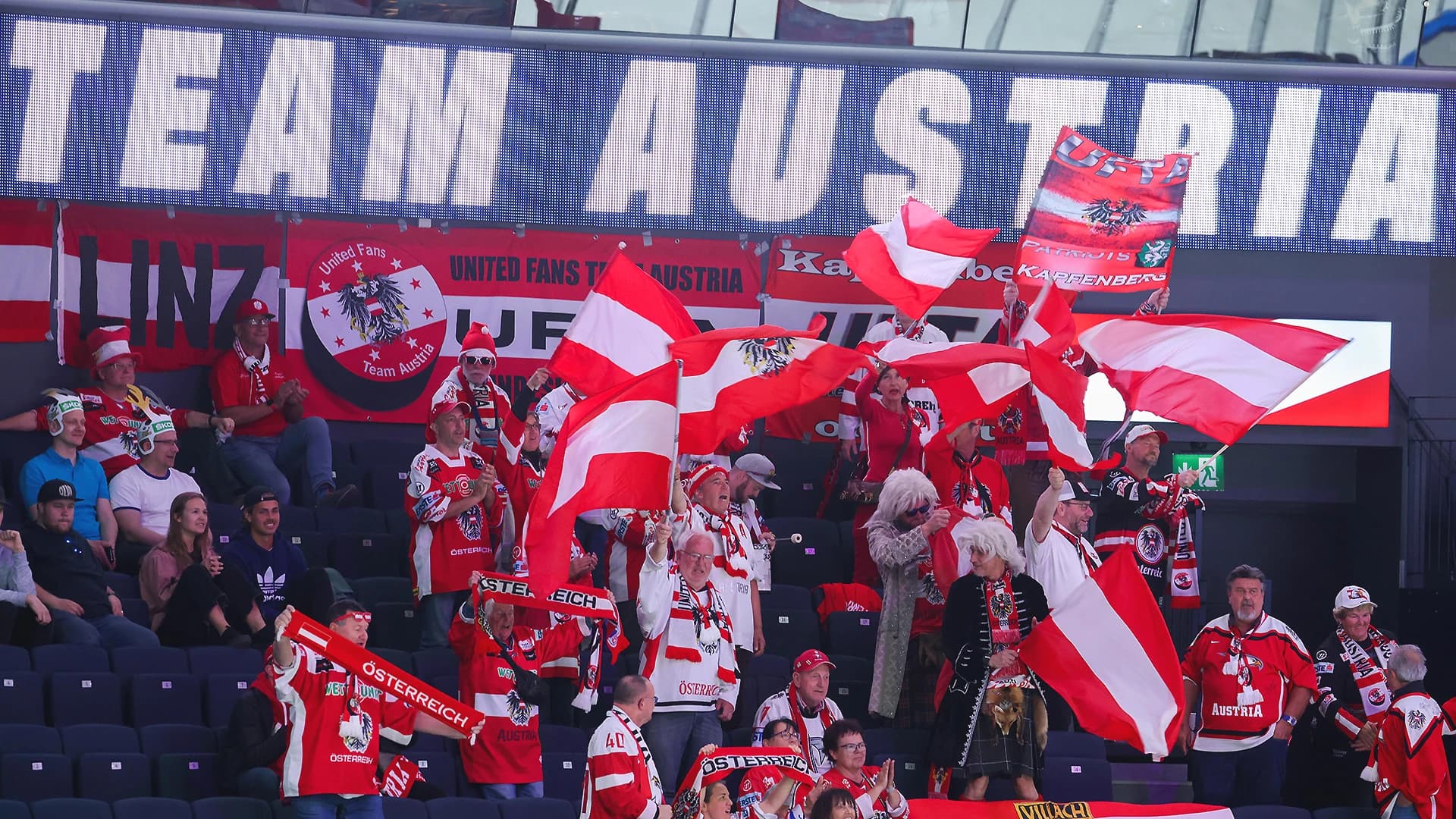 20221109_Österreich_Fans_c_Daniel_Goetzhaber