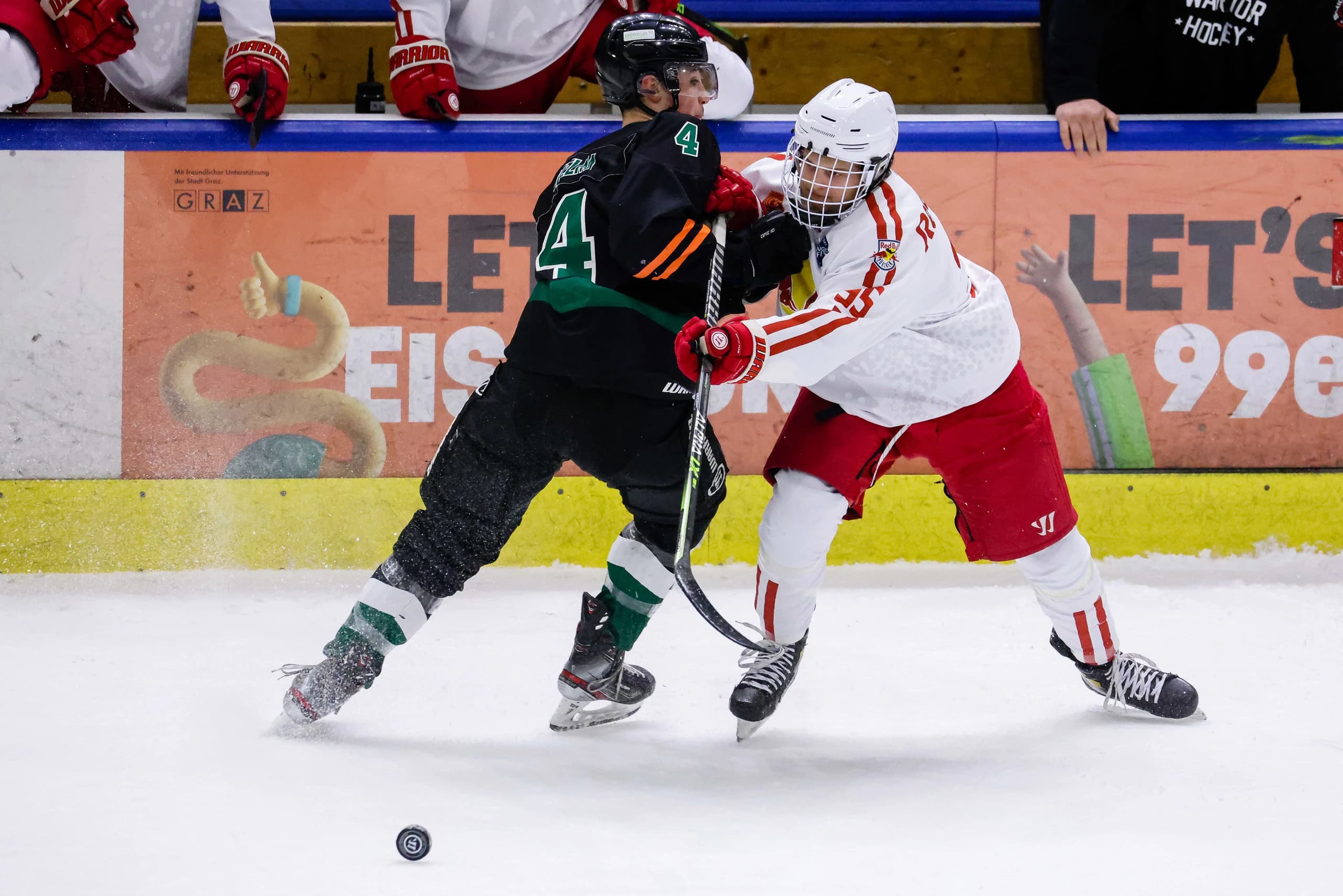 Im Halbfinale in der U20 setzte sich Red Bull Salzburg gegen die Eishockey Akademie Steiermark durch - Copyright: GEPA pictures/Daniel Götzhaber