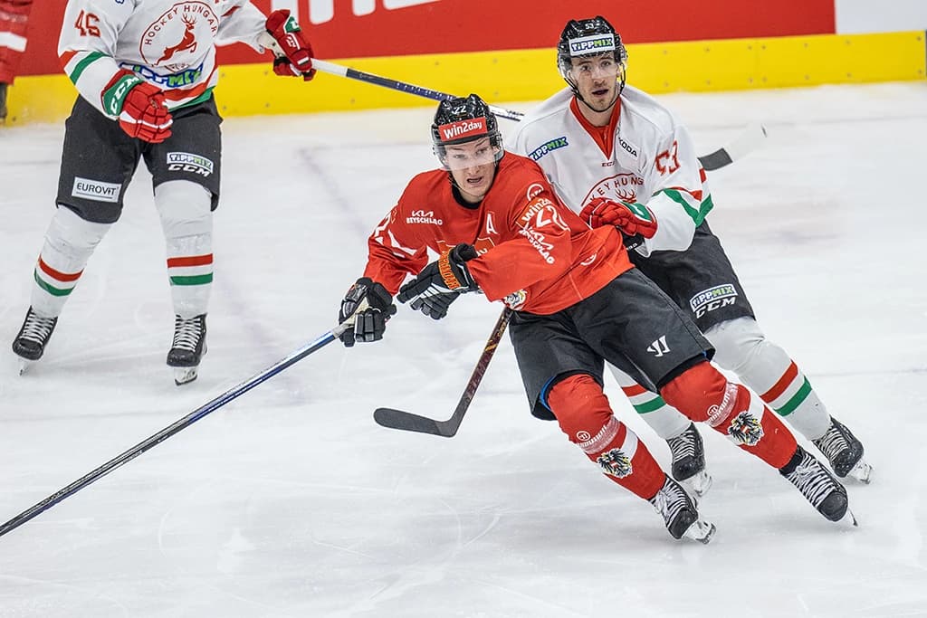 Benjamin Baumgartner ist einer von acht Spielern, die bereits bei einer A-WM aufliefen und 2023 vom ersten Teamcamp an dabei sind - Copyright: Helmut Huppmann