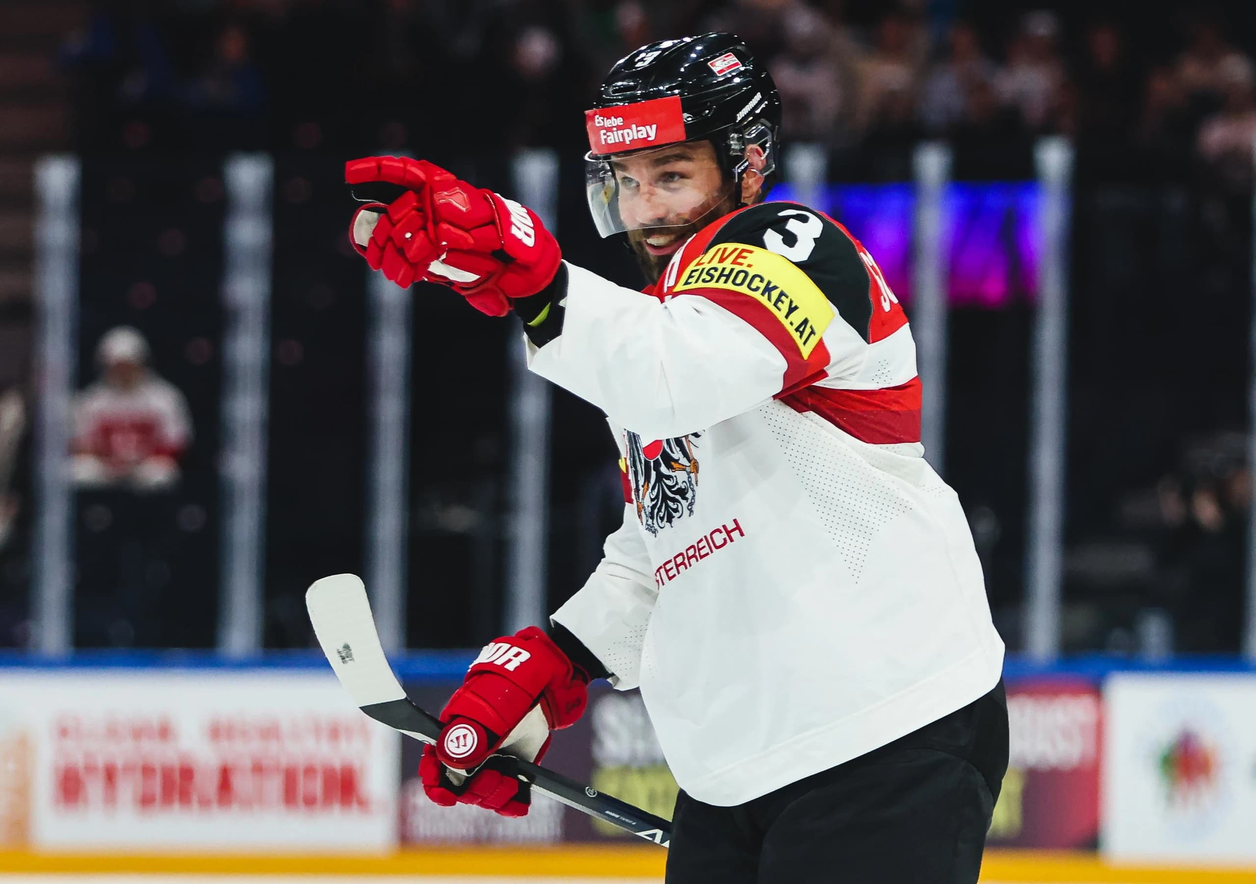 Peter Schneider zeigt den Weg! Am Freitag geht´s gegen Deuschland, am Samstag wartet Finnland auf das Nationalteam - Copyright: GEPA pictures/Daniel Götzhaber