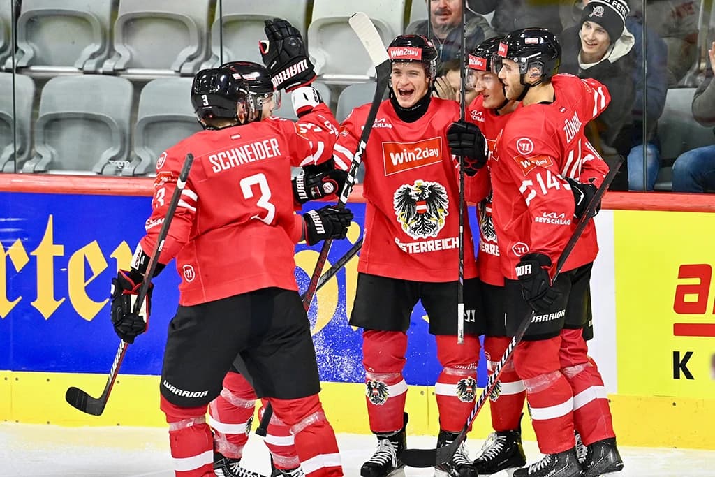 Jubel bei Team Austria nach dem 2:0 durch Emilio Romig - Copyright: ÖEHV/Bernd Stefan