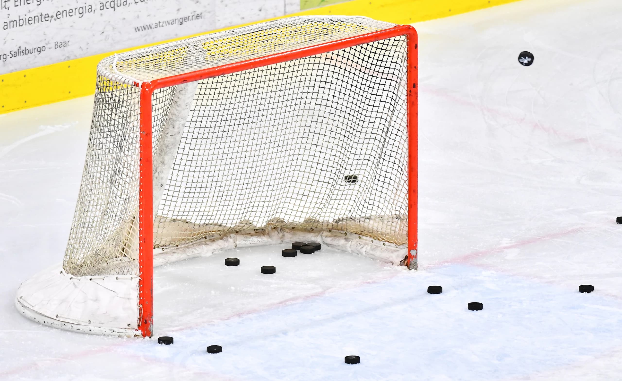 Pucks im Tor_c_GEPA-Amir Beganovic