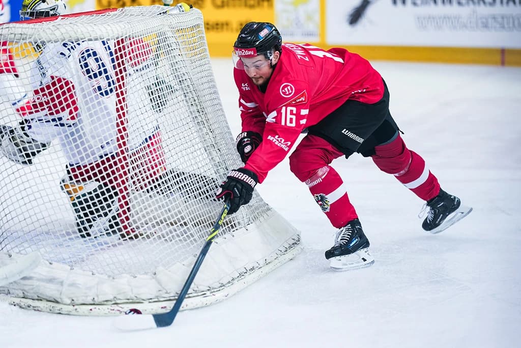 Dominic Zwerger freut sich auf das Wiedersehen im Nationalteam - Copyright: ÖEHV/Agentur DIENER/Eva Manhart