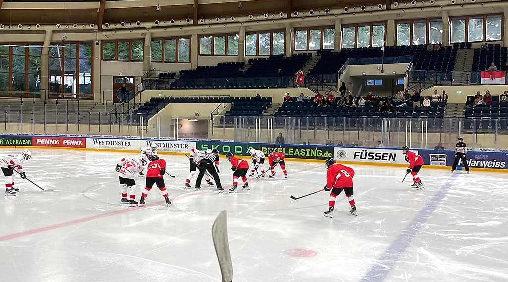 Österreichs U16 traf in Füssen auf die Schweiz - Copyright: ÖEHV