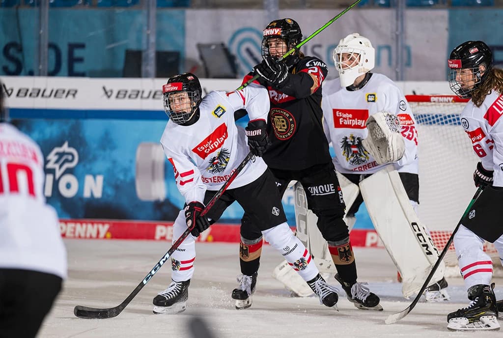 Annika Fazokas und Selma Luggin - Copyright: DEB/City Press