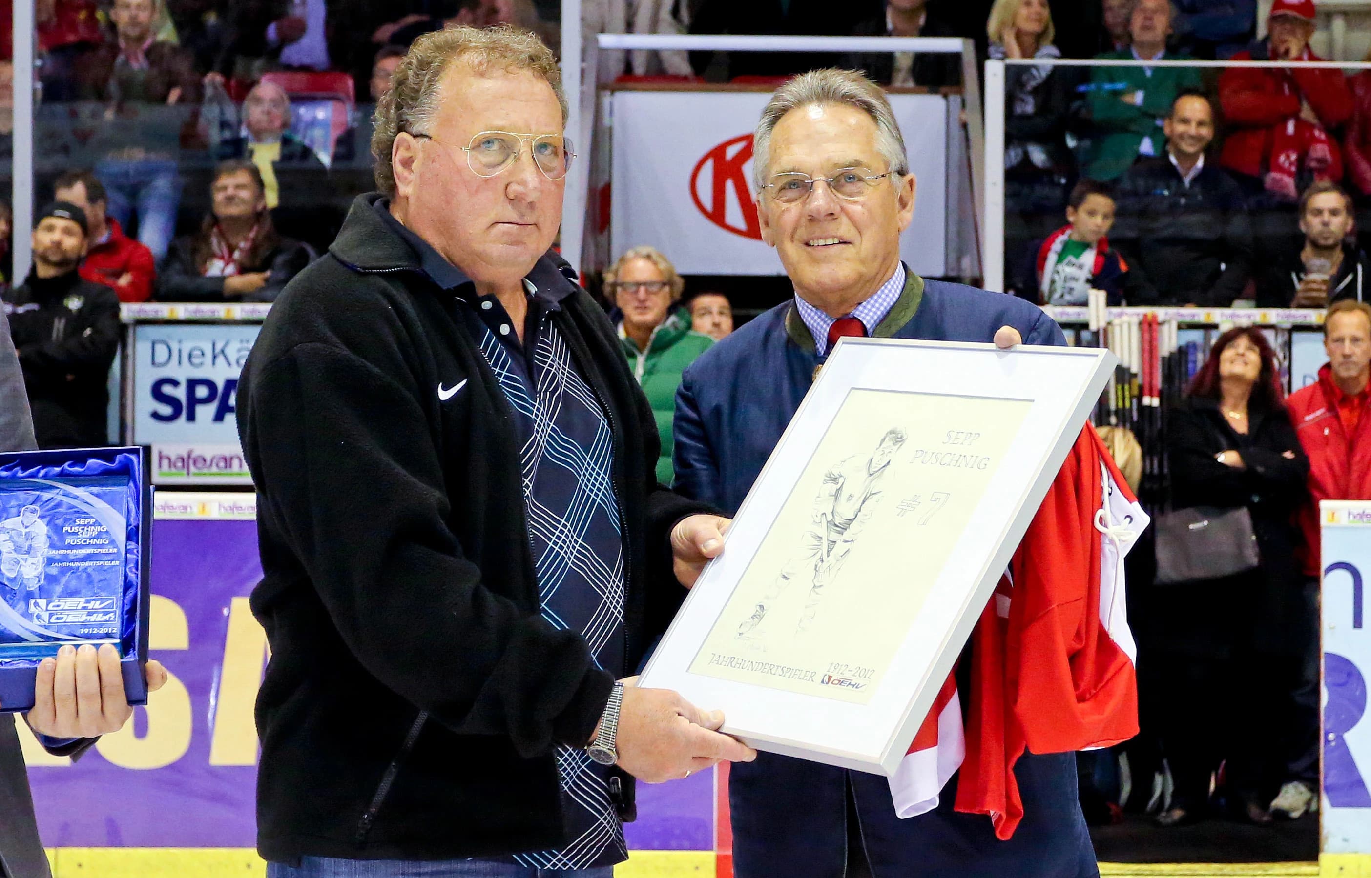 Josef Puschnig (left) with ÖEHV Honorary President Dr Dieter Kalt (Photo: GEPA pictures/Daniel Goetzhaber/2013)