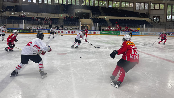 Österreich musste in Füssen gegen die Schweiz und Deutschland zwei Niederlagen hinnehmen - Copyright: Deutscher Eishockey-Bund e.V.
