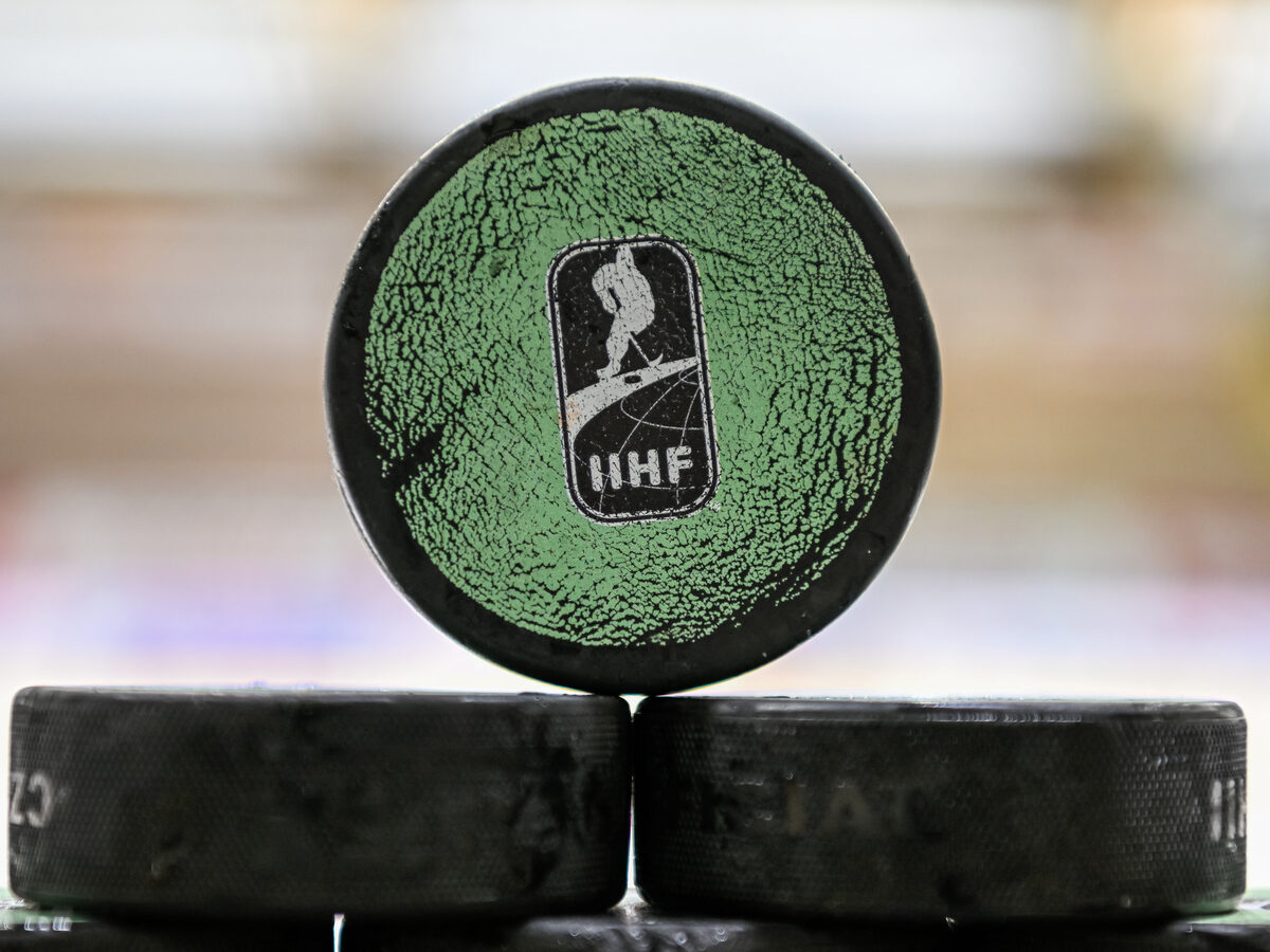 IIHF Puck_c_GEPA-Daniel Schönherr
